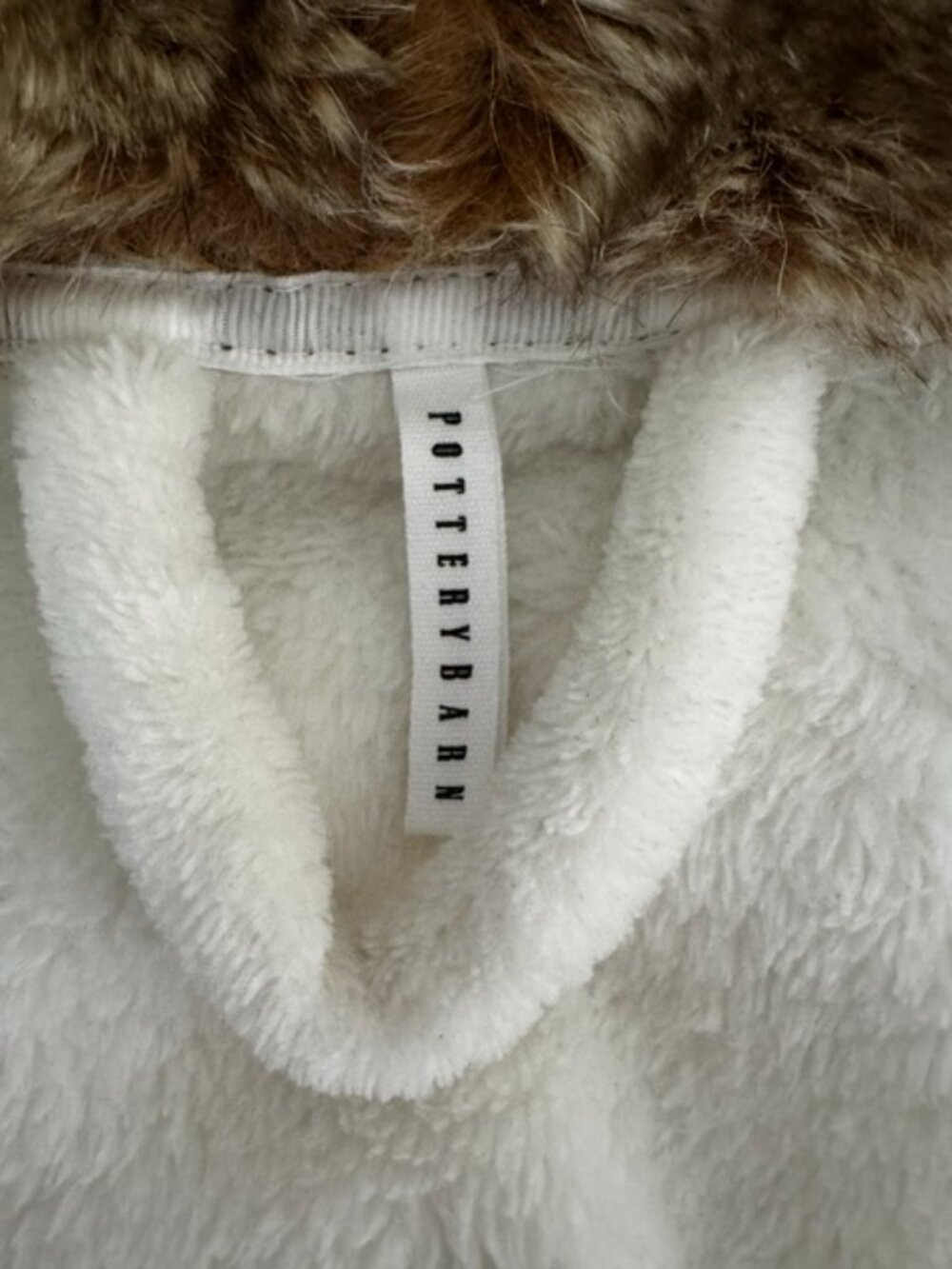 Pottery Barn White Robe with faux fur and hood XL - Picture 7 of 10